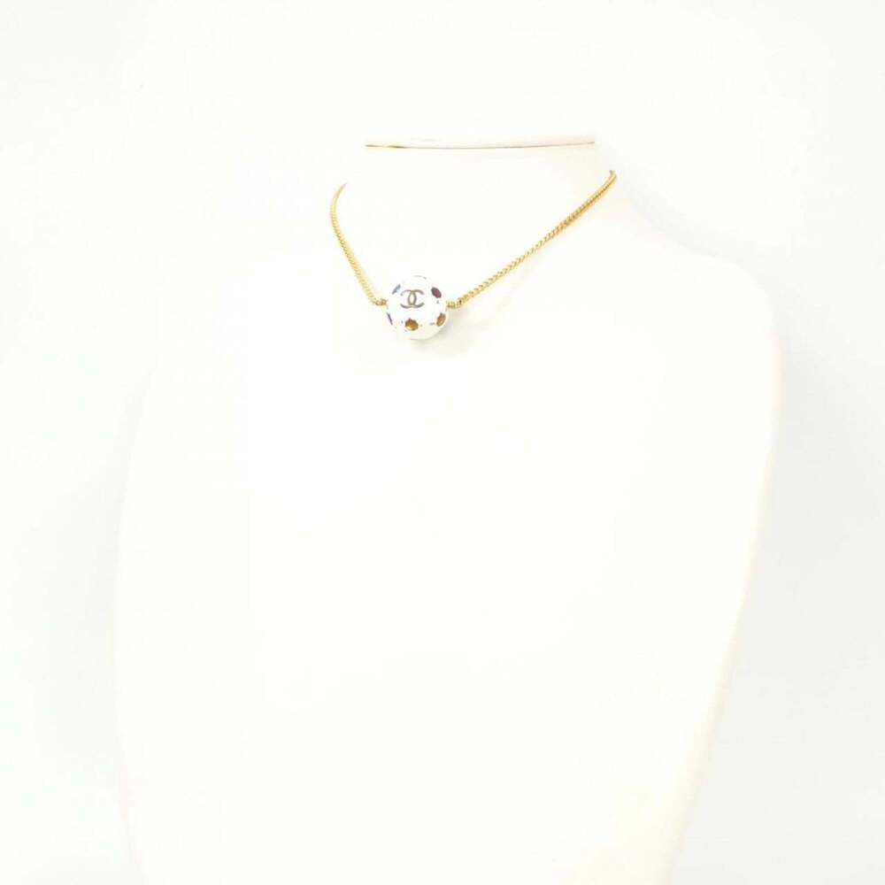 CHANEL Authentic White Necklace - Picture 4 of 4
